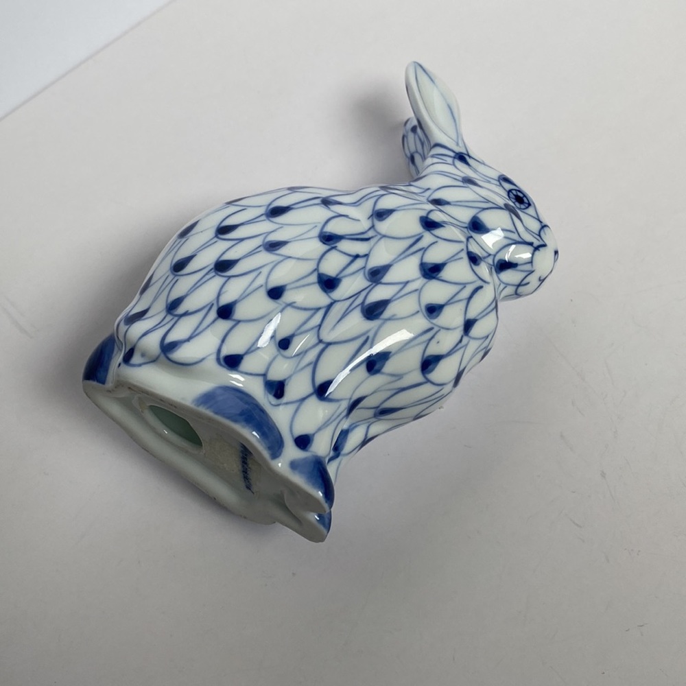 Bunny rabbit porcelain figurine - Picture 5 of 6